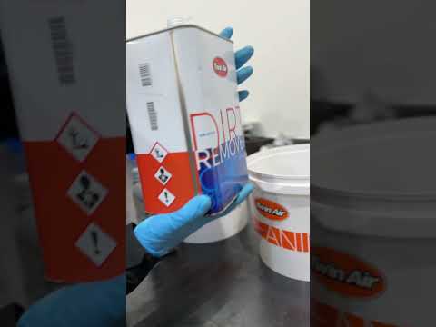 Air filter cleaner test 🧼 #bikemaintenance #dirtbike #twinair